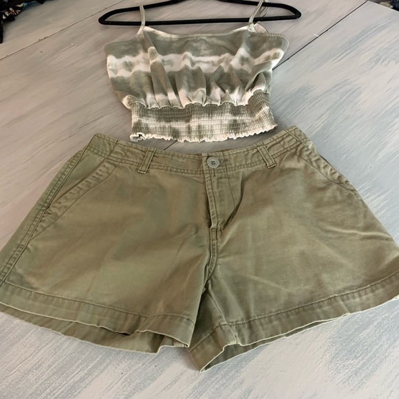 🎁Two pieces One pair of shorts size 1 and a cute crop top size S   (F) - Picture 4 of 11